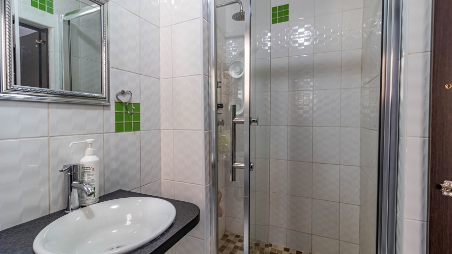 6 Bedroom Property for Sale in Lenasia South Gauteng