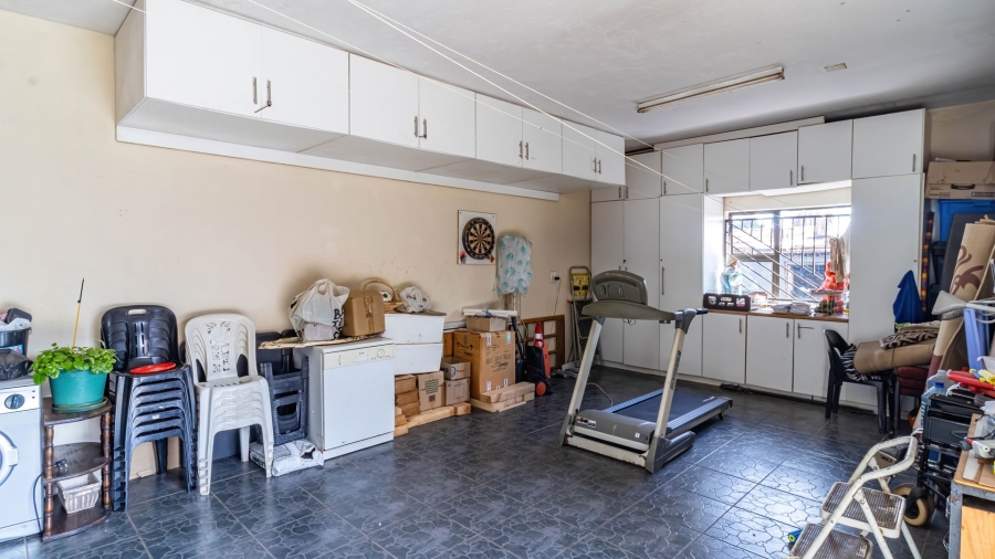 6 Bedroom Property for Sale in Lenasia South Gauteng