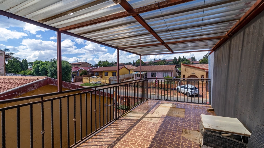 6 Bedroom Property for Sale in Lenasia South Gauteng