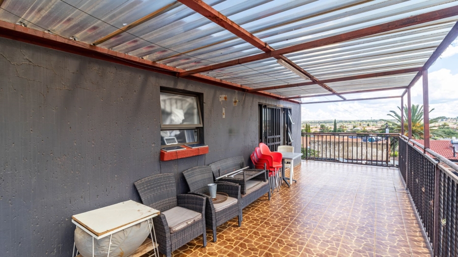 6 Bedroom Property for Sale in Lenasia South Gauteng