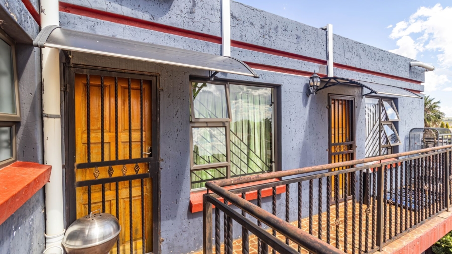 6 Bedroom Property for Sale in Lenasia South Gauteng