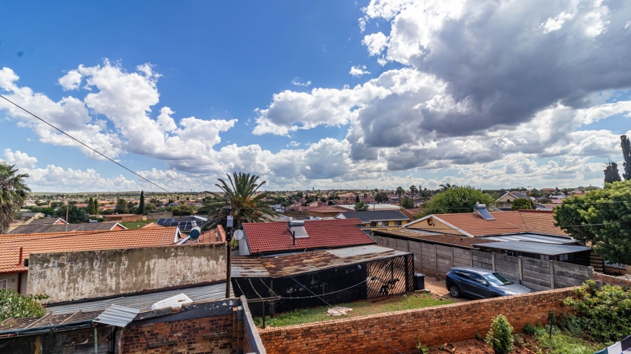 6 Bedroom Property for Sale in Lenasia South Gauteng