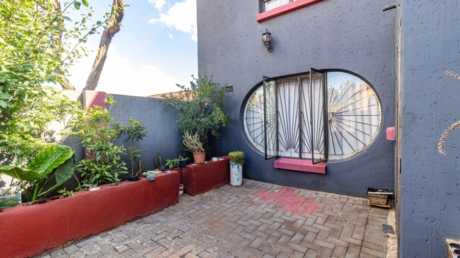 6 Bedroom Property for Sale in Lenasia South Gauteng