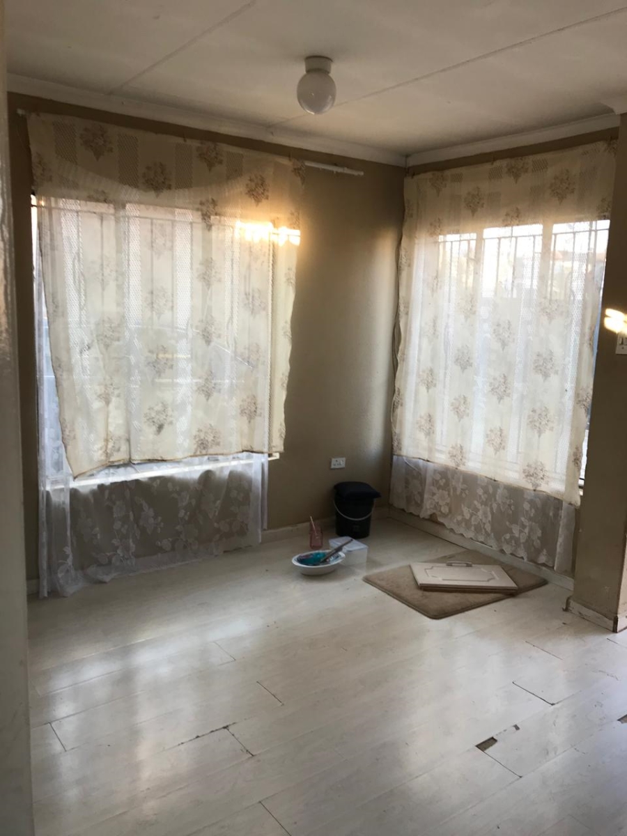 2 Bedroom Property for Sale in Protea Glen Gauteng