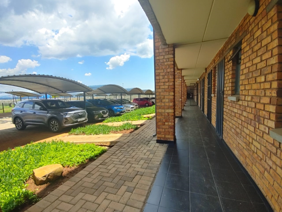 To Let 2 Bedroom Property for Rent in Sky City Gauteng