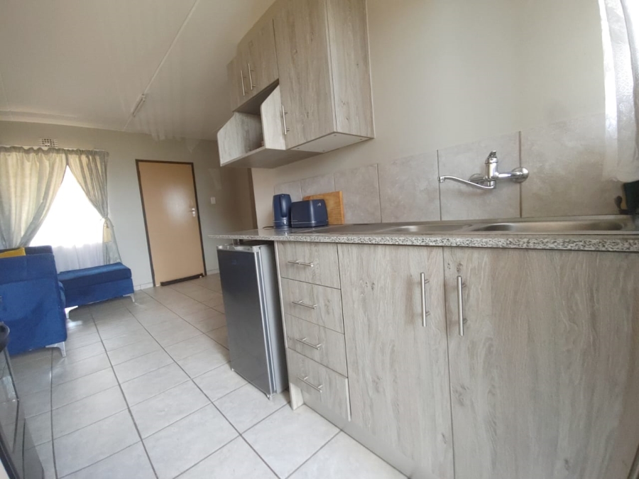 To Let 2 Bedroom Property for Rent in Sky City Gauteng