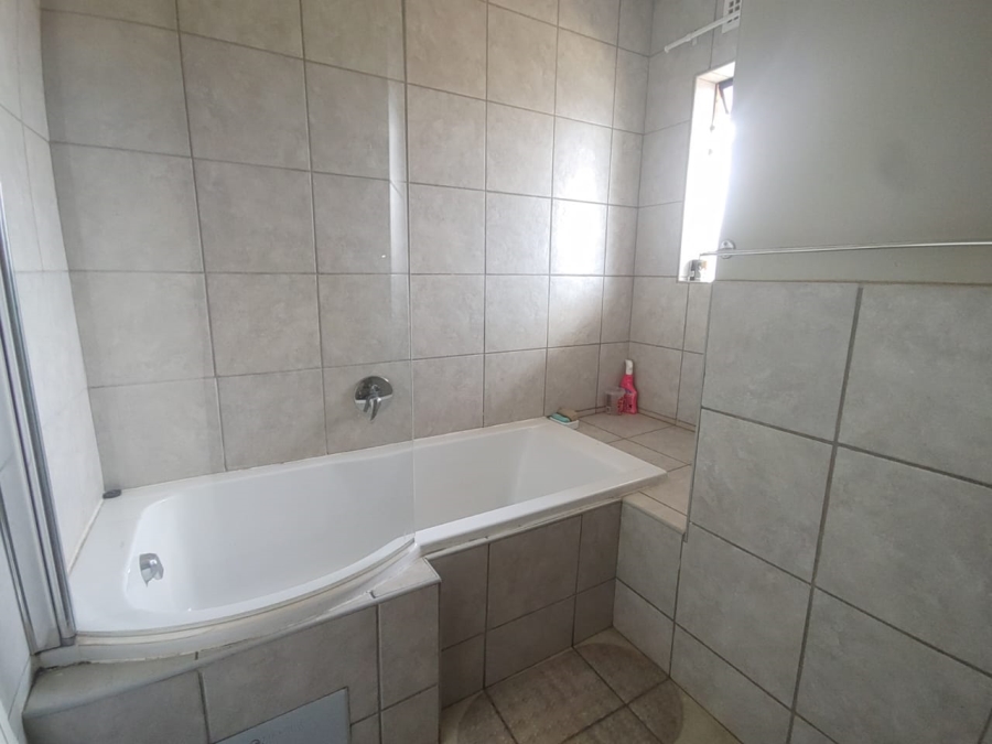 To Let 2 Bedroom Property for Rent in Sky City Gauteng