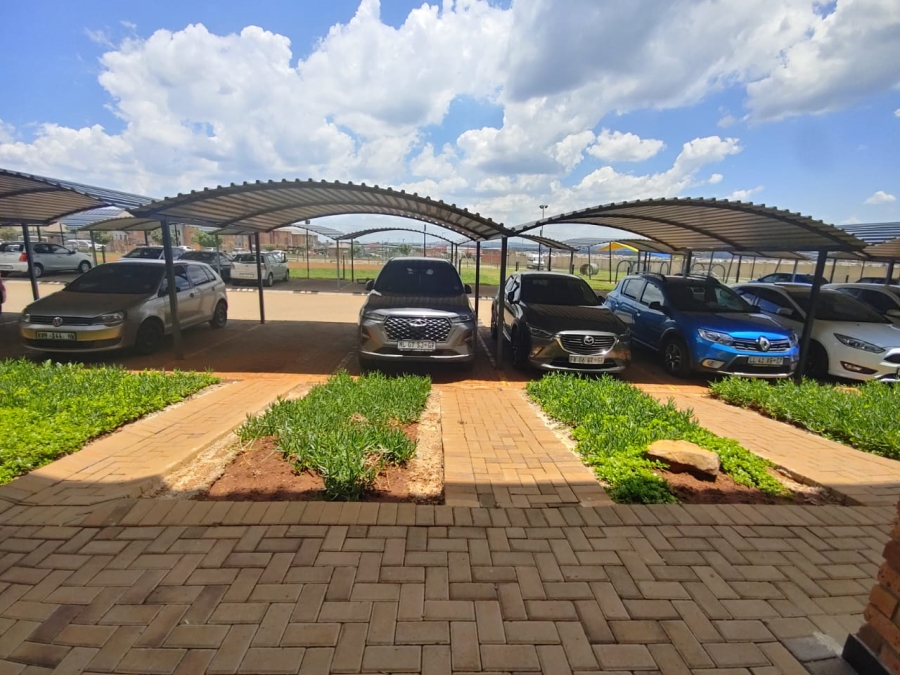 To Let 2 Bedroom Property for Rent in Sky City Gauteng