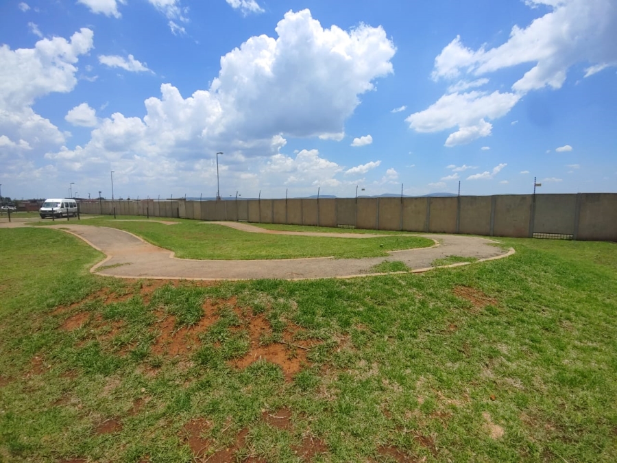 To Let 2 Bedroom Property for Rent in Sky City Gauteng