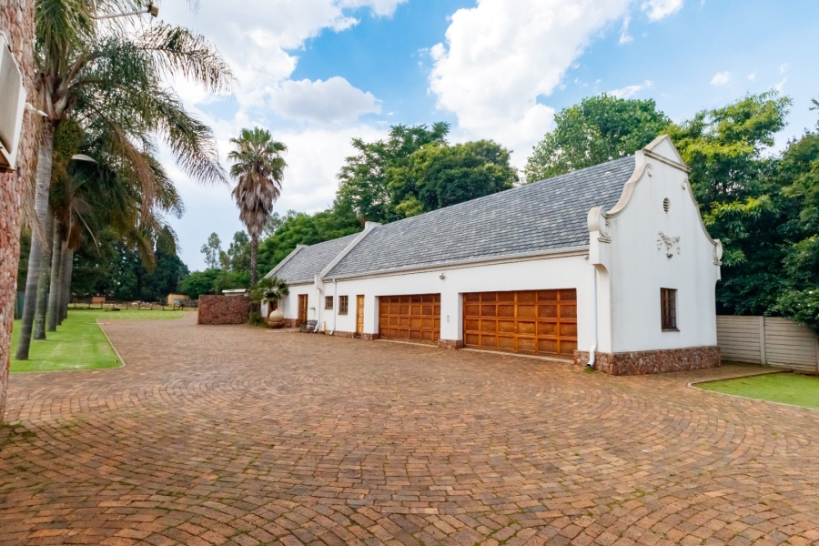 5 Bedroom Property for Sale in Fairlead Gauteng