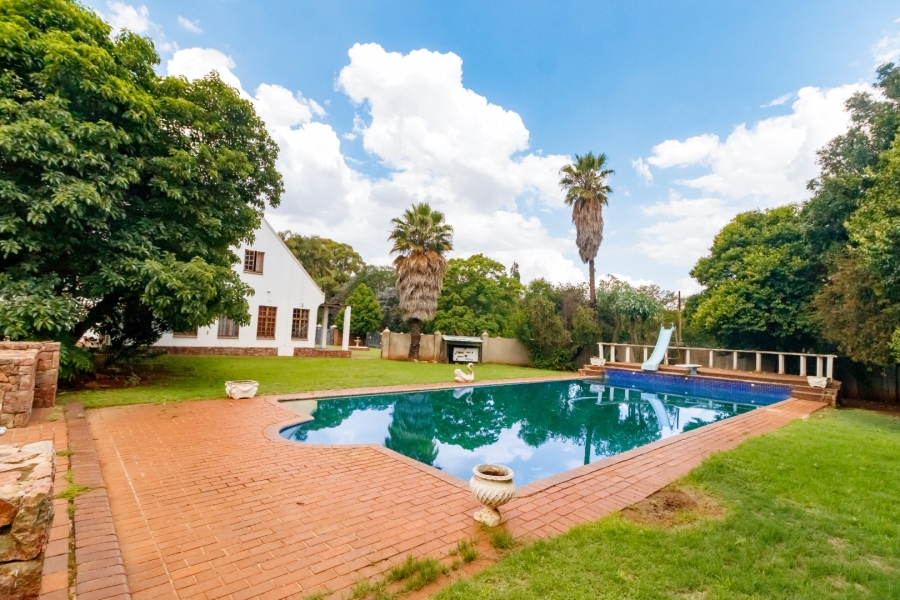 5 Bedroom Property for Sale in Fairlead Gauteng