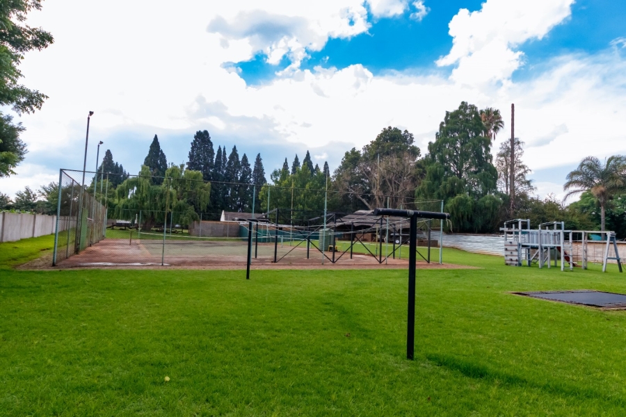 5 Bedroom Property for Sale in Fairlead Gauteng