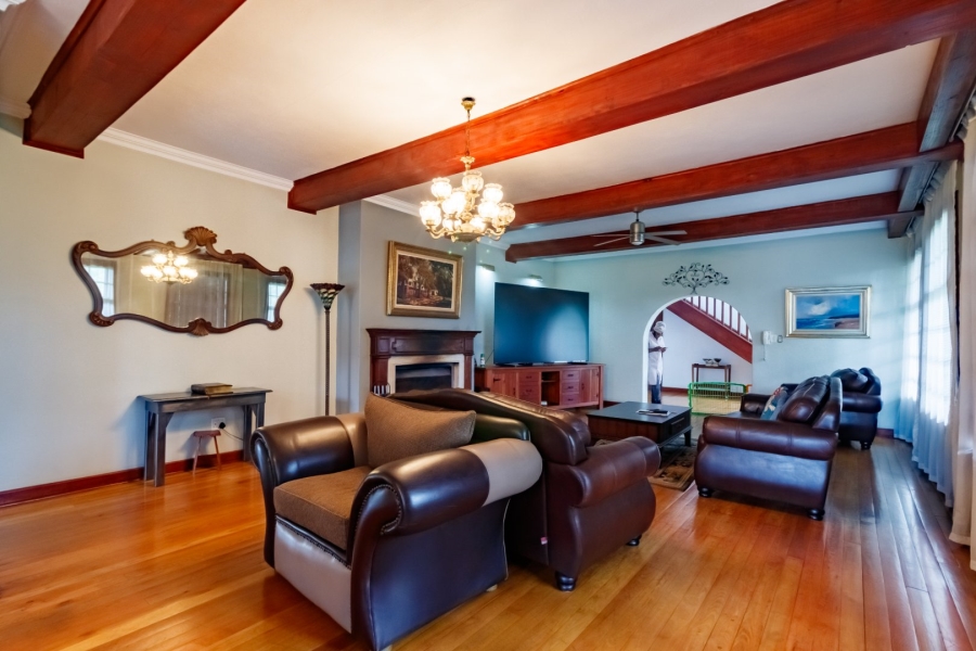 5 Bedroom Property for Sale in Fairlead Gauteng