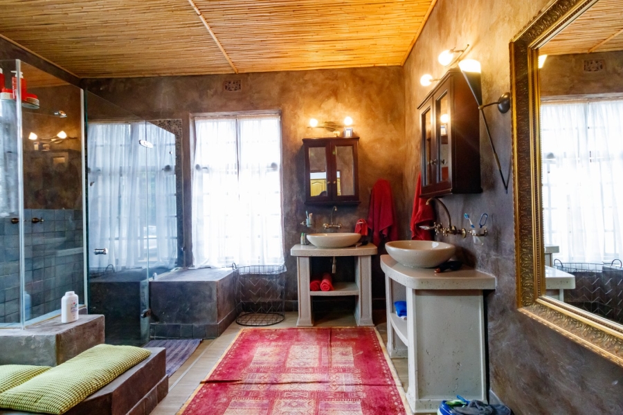 5 Bedroom Property for Sale in Fairlead Gauteng