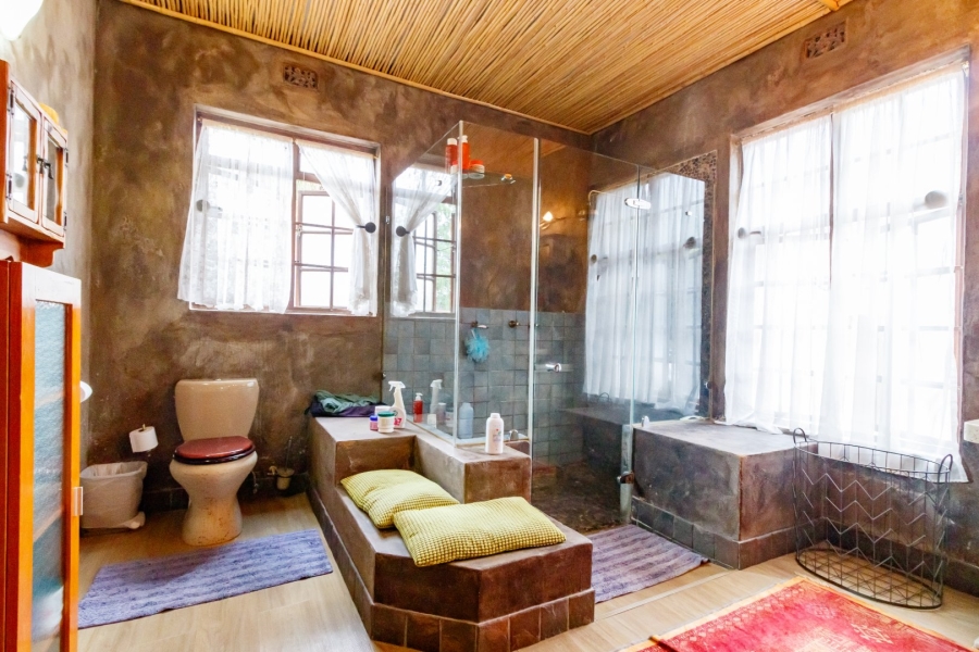 5 Bedroom Property for Sale in Fairlead Gauteng