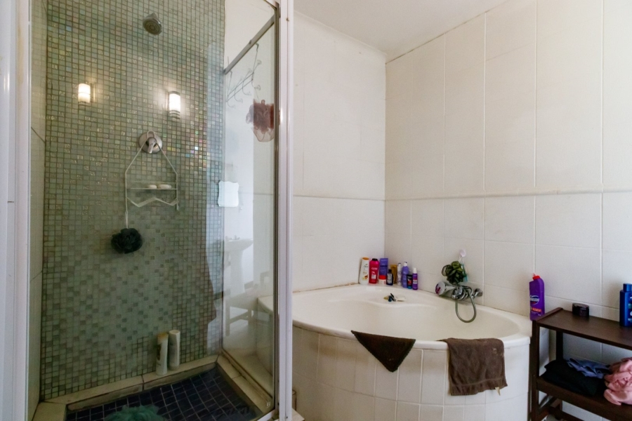 5 Bedroom Property for Sale in Fairlead Gauteng