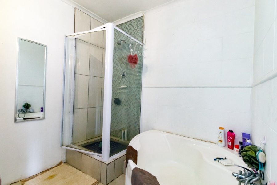 5 Bedroom Property for Sale in Fairlead Gauteng