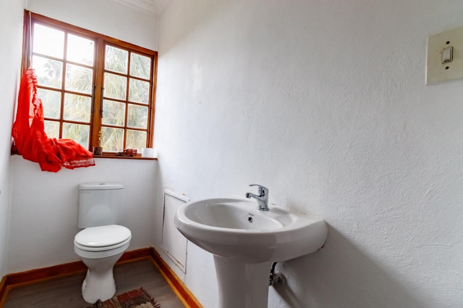 5 Bedroom Property for Sale in Fairlead Gauteng