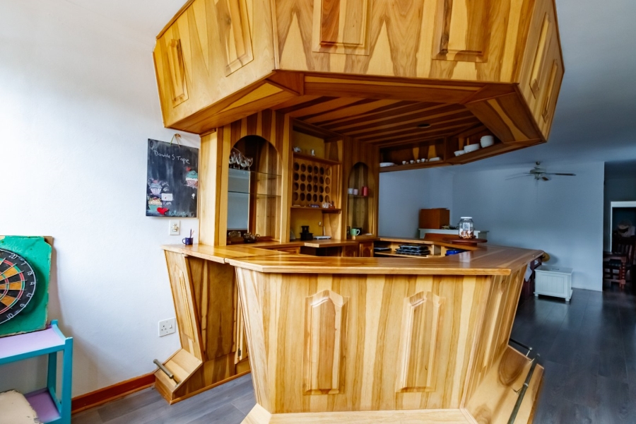 5 Bedroom Property for Sale in Fairlead Gauteng