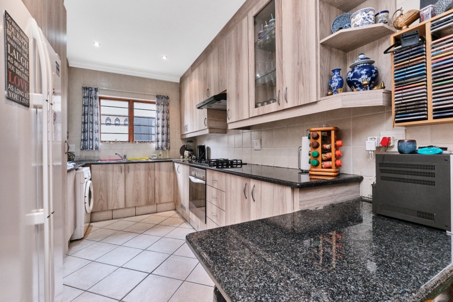 2 Bedroom Property for Sale in Fairland Gauteng