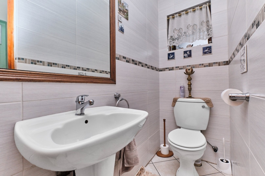 2 Bedroom Property for Sale in Fairland Gauteng