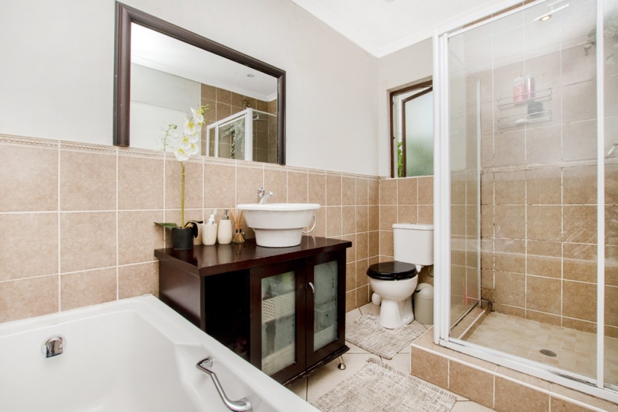 To Let 2 Bedroom Property for Rent in Morningside Gauteng