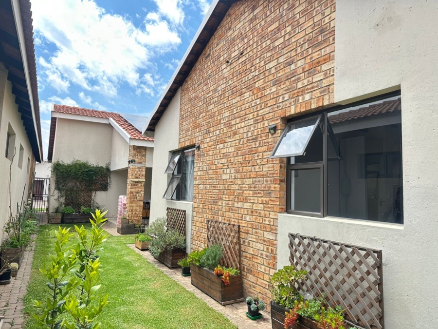 To Let 3 Bedroom Property for Rent in Brentwood Park AH Gauteng