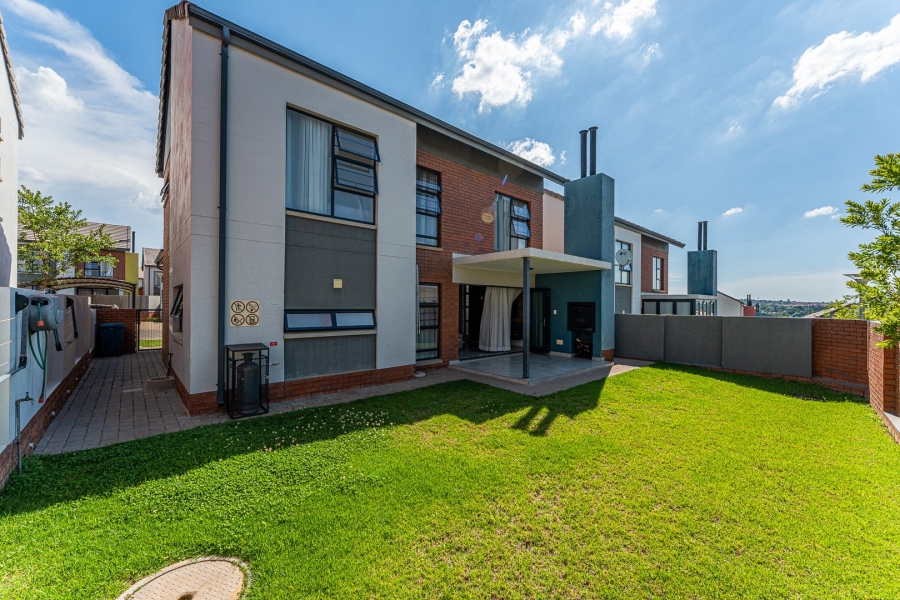 3 Bedroom Property for Sale in Rooihuiskraal North Gauteng