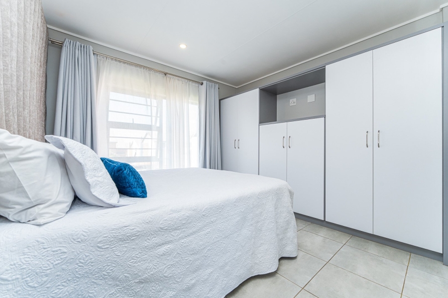 3 Bedroom Property for Sale in Rooihuiskraal North Gauteng