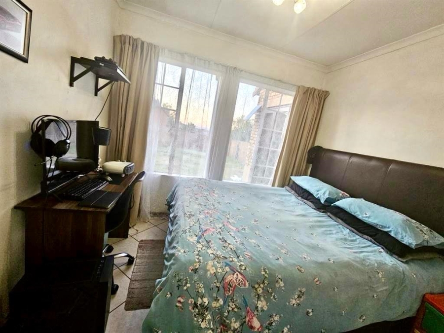 To Let 3 Bedroom Property for Rent in Monavoni Gauteng
