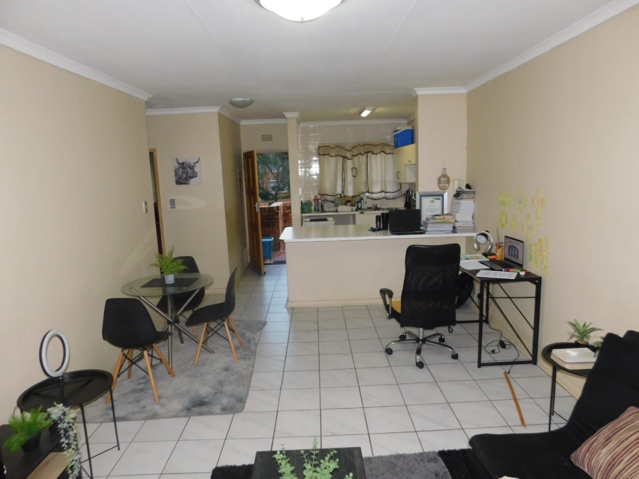 2 Bedroom Property for Sale in Buccleuch Gauteng