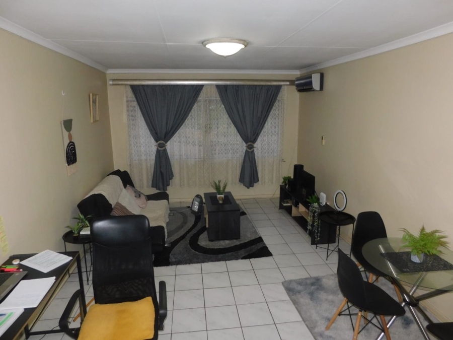 2 Bedroom Property for Sale in Buccleuch Gauteng