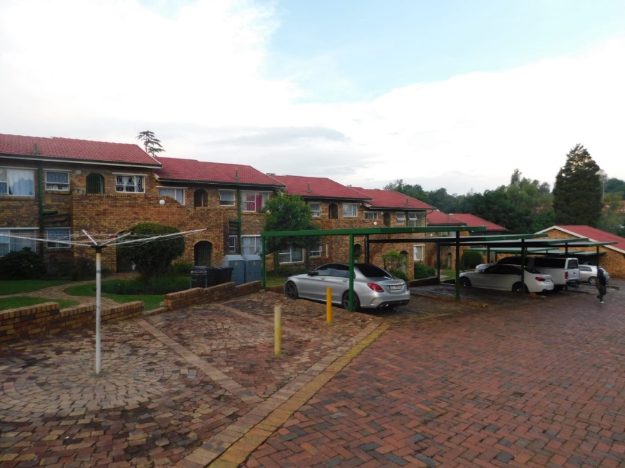 2 Bedroom Property for Sale in Buccleuch Gauteng