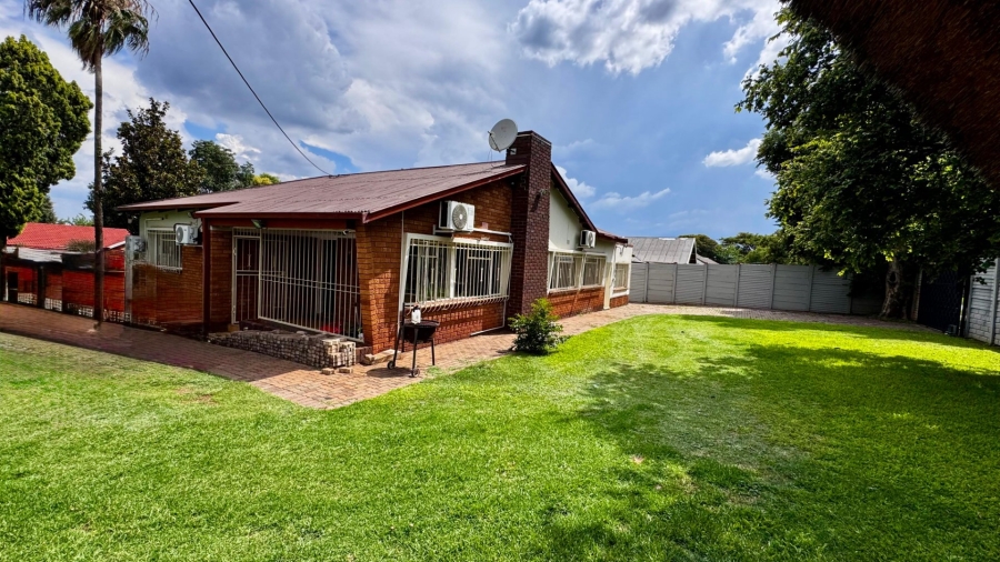 7 Bedroom Property for Sale in Valhalla Gauteng