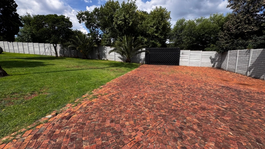 7 Bedroom Property for Sale in Valhalla Gauteng