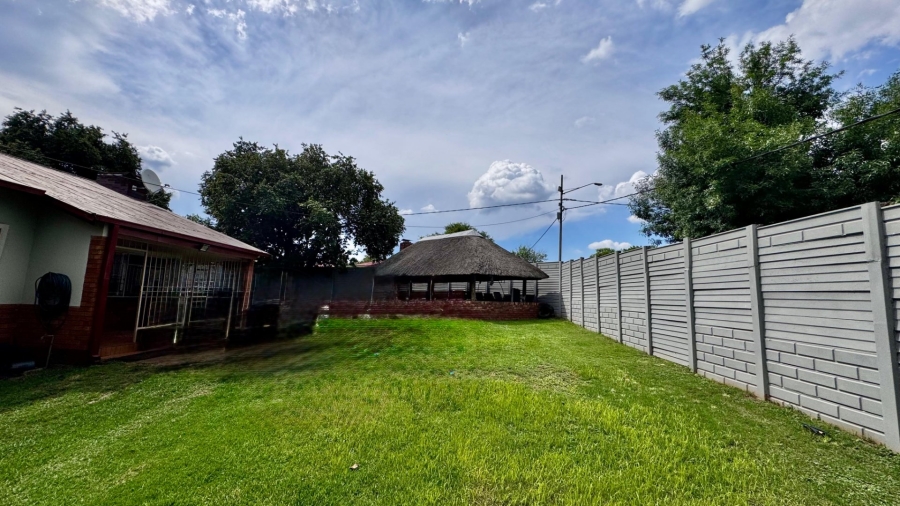 7 Bedroom Property for Sale in Valhalla Gauteng