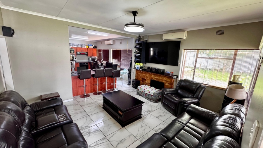 7 Bedroom Property for Sale in Valhalla Gauteng