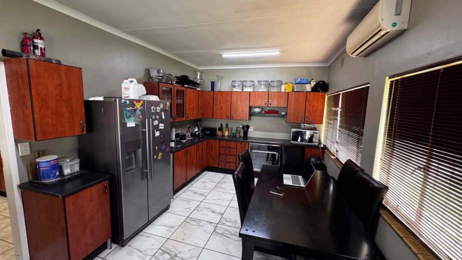 7 Bedroom Property for Sale in Valhalla Gauteng