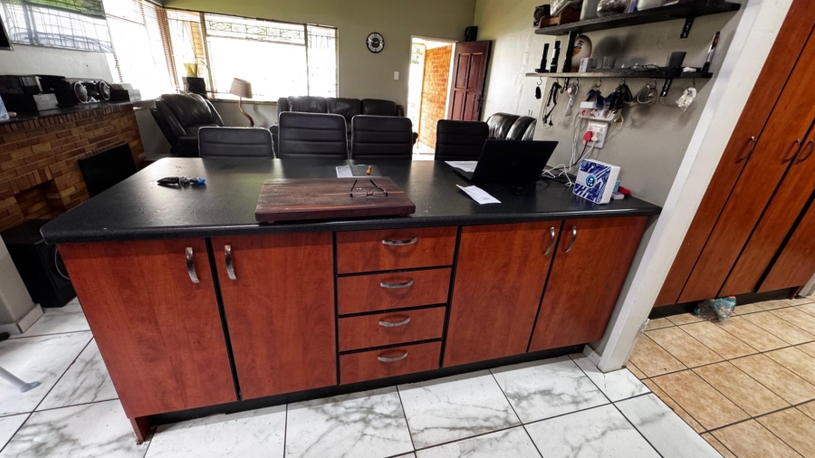 7 Bedroom Property for Sale in Valhalla Gauteng