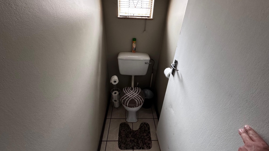 7 Bedroom Property for Sale in Valhalla Gauteng