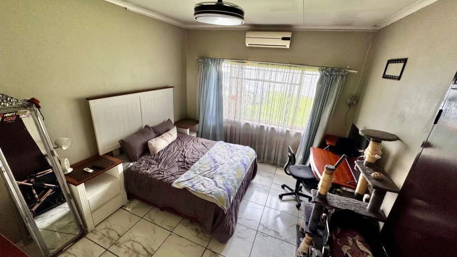 7 Bedroom Property for Sale in Valhalla Gauteng