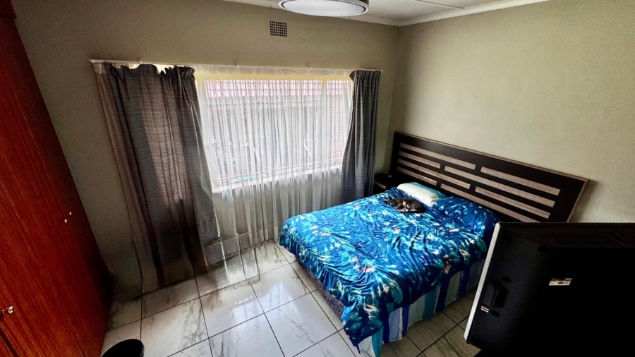 7 Bedroom Property for Sale in Valhalla Gauteng