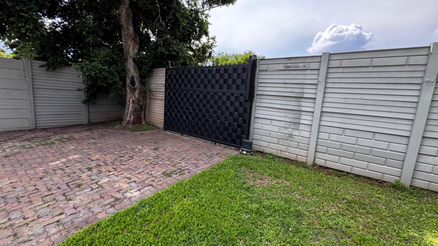 7 Bedroom Property for Sale in Valhalla Gauteng