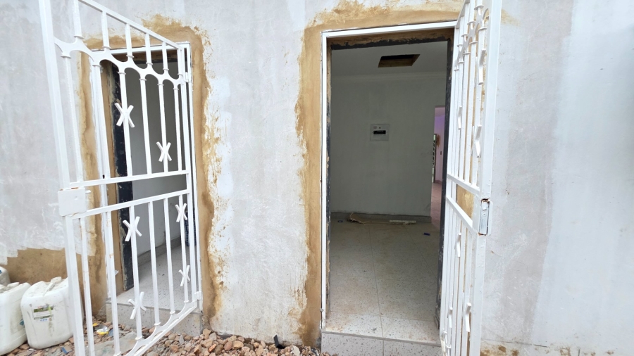 2 Bedroom Property for Sale in Laudium Gauteng