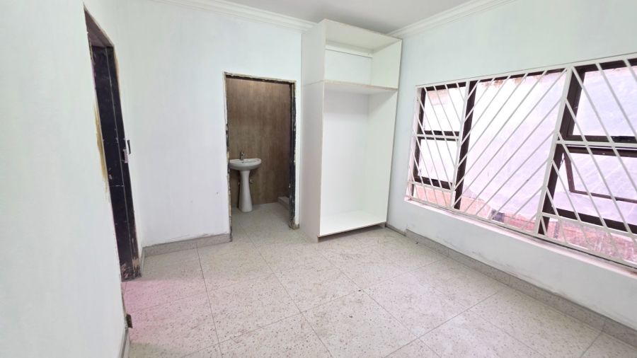 2 Bedroom Property for Sale in Laudium Gauteng