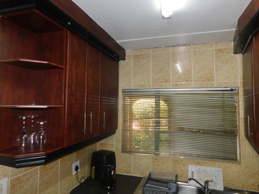 2 Bedroom Property for Sale in Buccleuch Gauteng