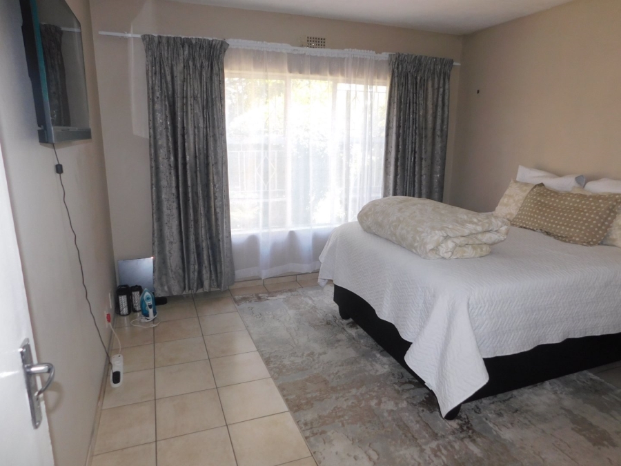 2 Bedroom Property for Sale in Buccleuch Gauteng