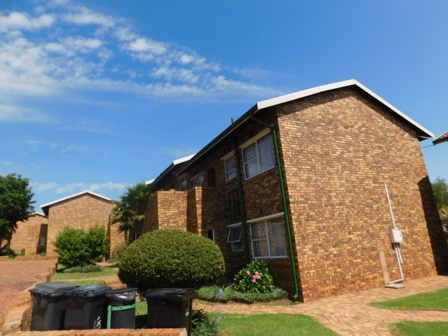 2 Bedroom Property for Sale in Buccleuch Gauteng
