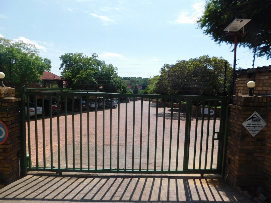 2 Bedroom Property for Sale in Buccleuch Gauteng