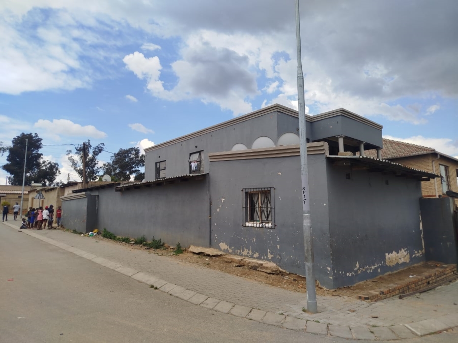 Commercial Property for Sale in Kaalfontein Gauteng